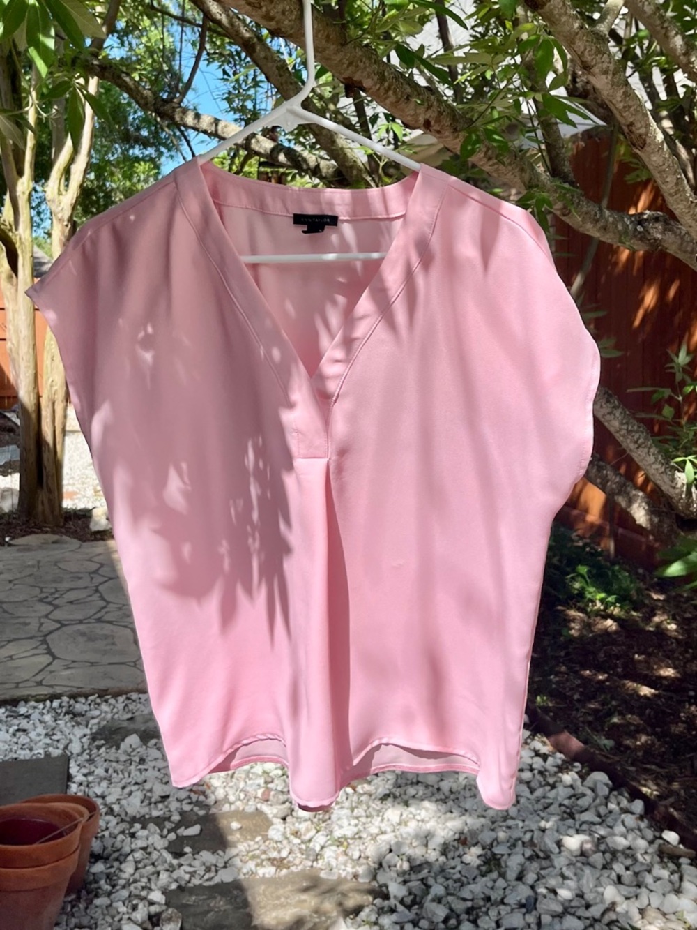ANN TAYLOR  Soft Pink V-Neck Short Sleeve Blouse- Mix textured